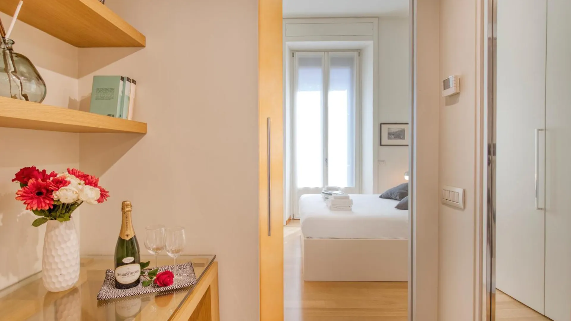 Sempione, 51 Ampio E Luminoso Apartment Milan Italy
