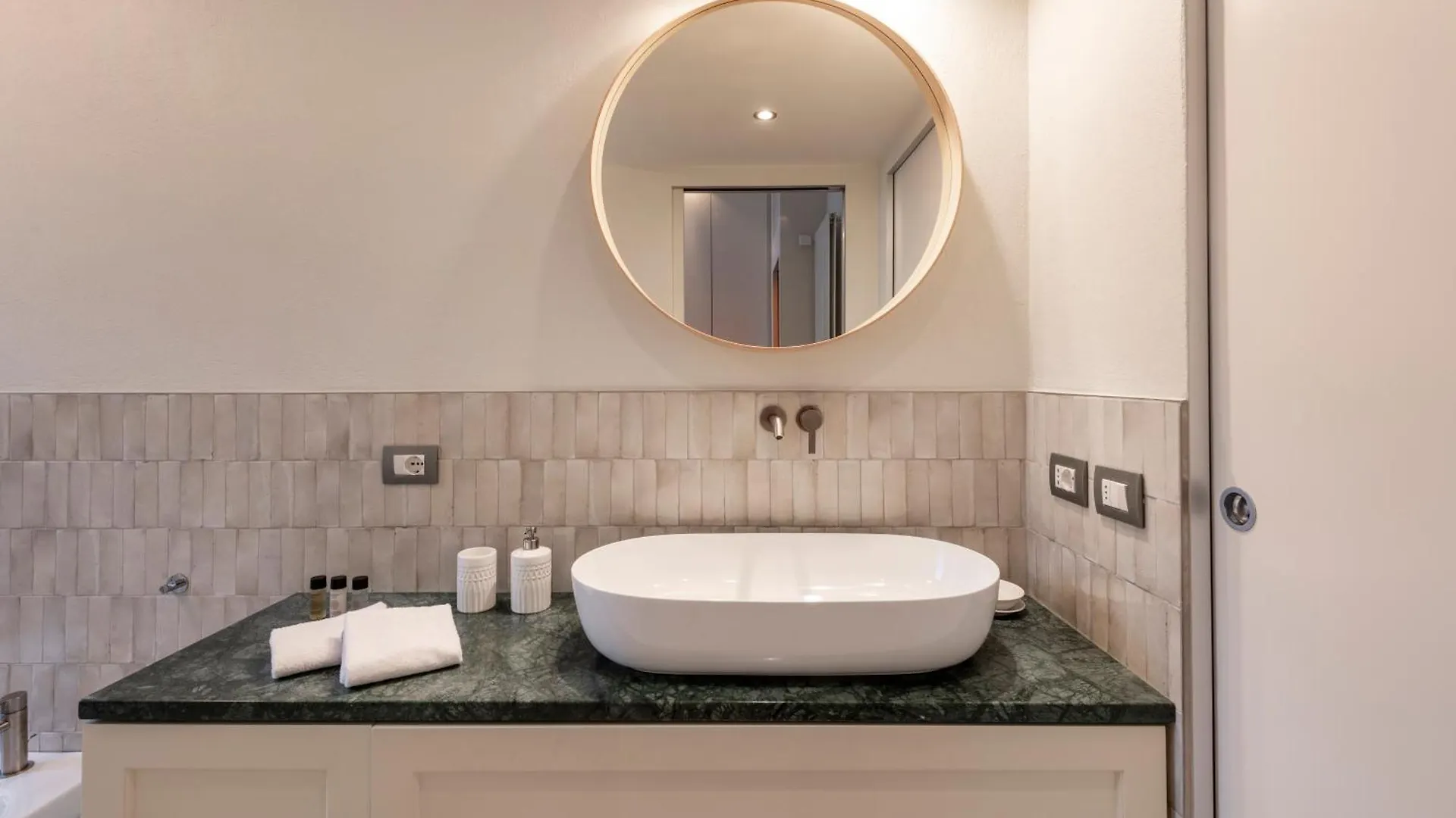 Sempione, 51 Ampio E Luminoso Apartment Milan 0*,